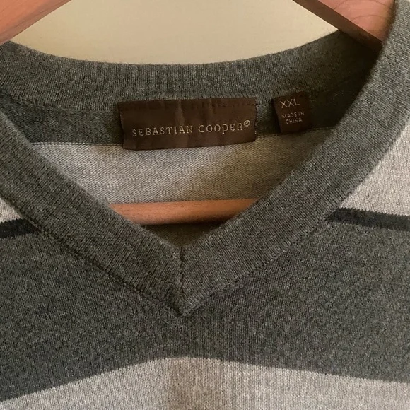 Sebastian cooper V Neck Sweater XXL - Picture 2 of 3